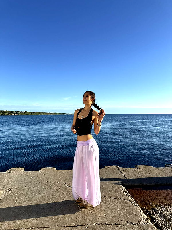 c.aitknight image ~ Altpins