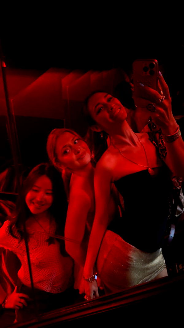 c.aitknight image ~ Altpins