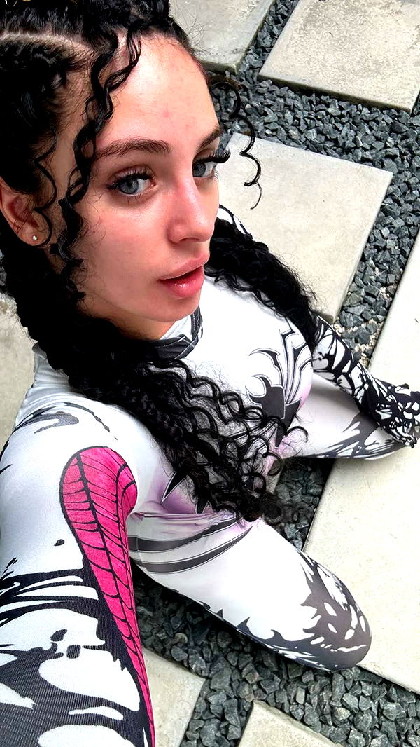 camilla_classy image ~ Altpins