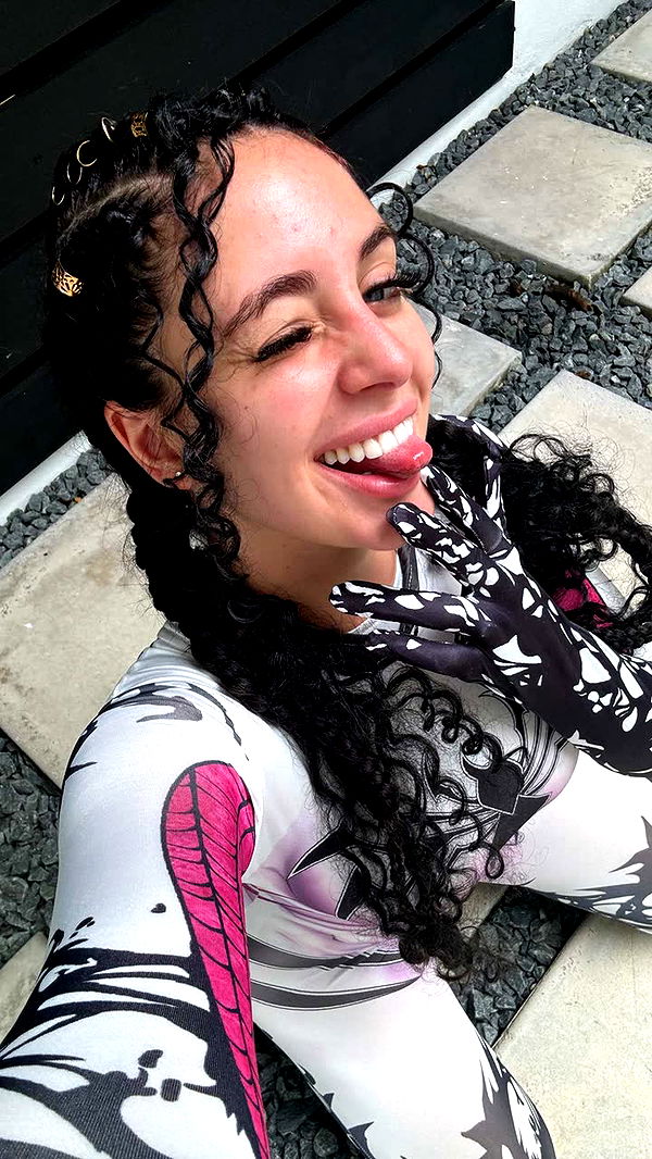 camilla_classy image ~ Altpins