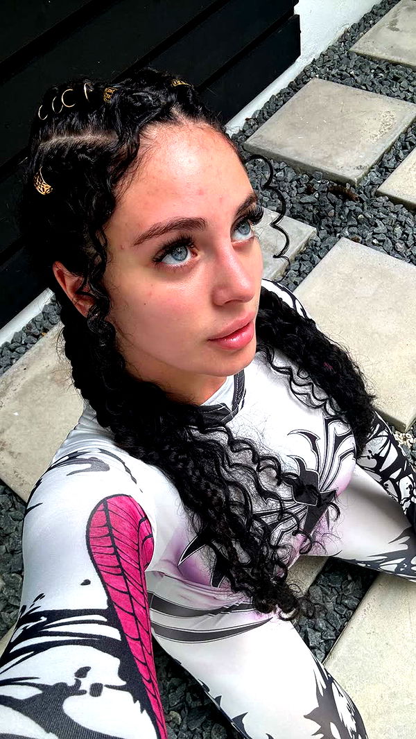 camilla_classy image ~ Altpins