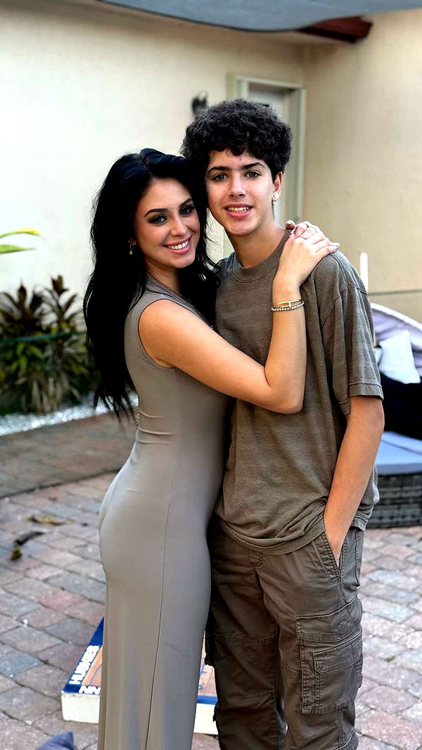 camilla_classy image ~ Altpins