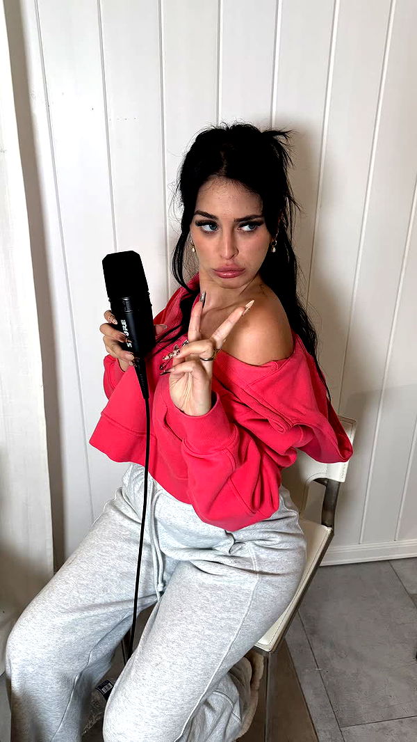 camilla_classy image ~ Altpins