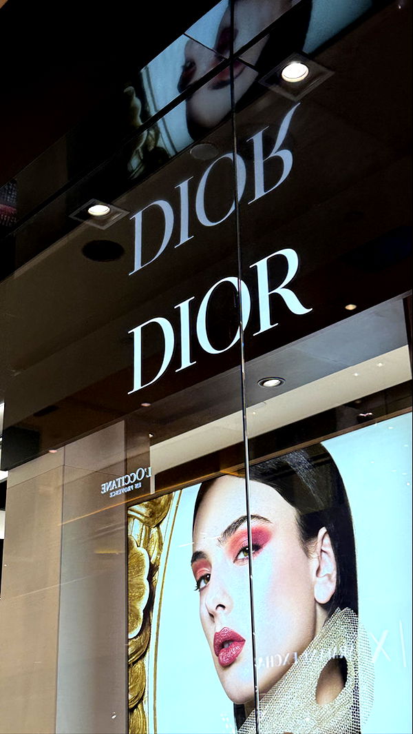 camilla_classy image ~ Altpins