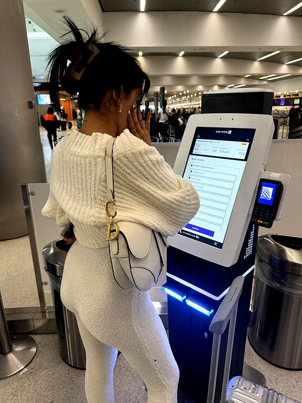 camilla_classy image ~ Altpins