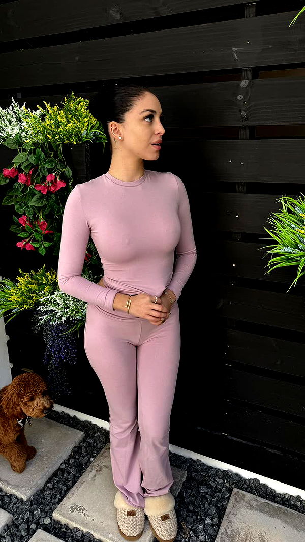 camilla_classy image ~ Altpins