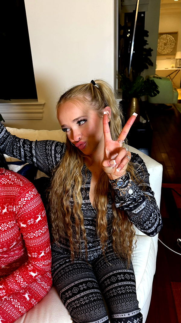 camilla_classy image ~ Altpins