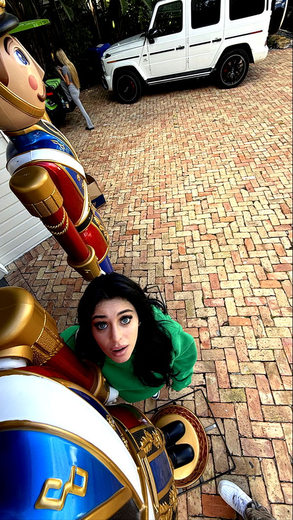 camilla_classy image ~ Altpins