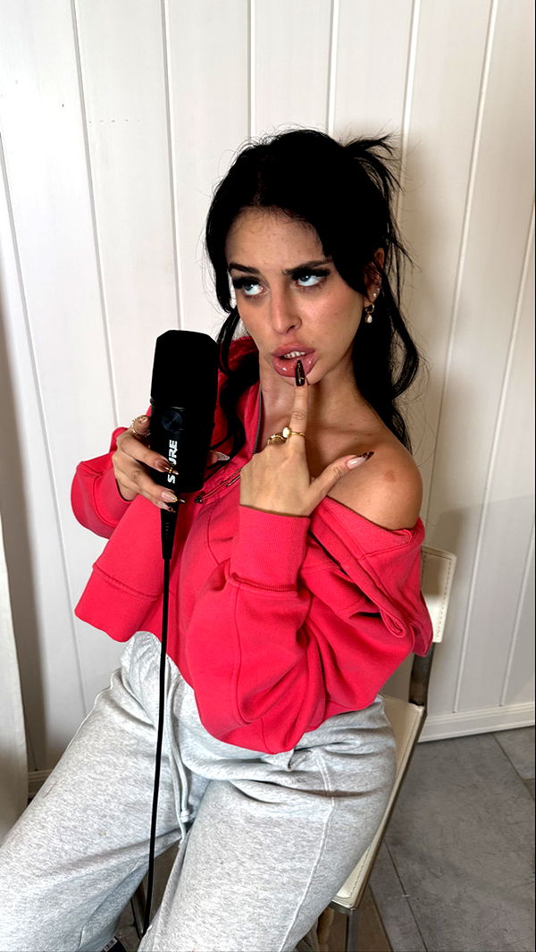 camilla_classy image ~ Altpins