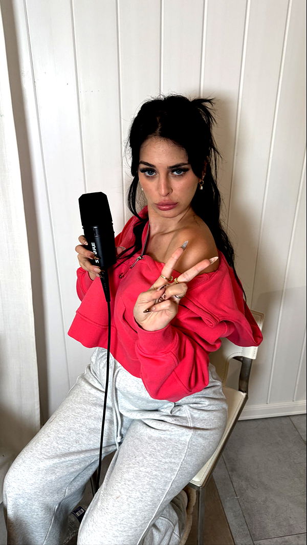 camilla_classy image ~ Altpins