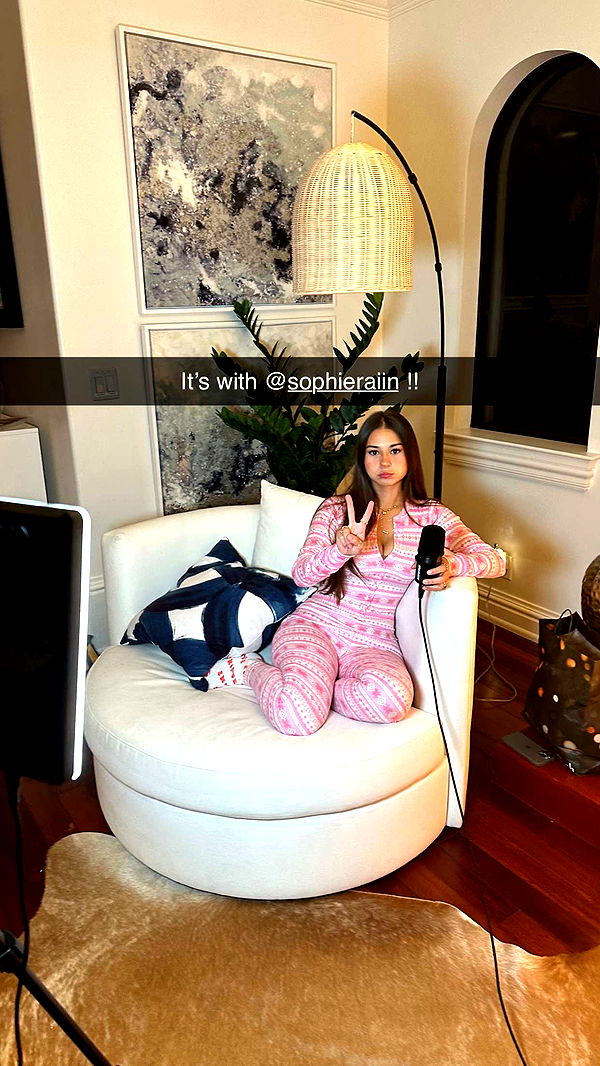 camilla_classy image ~ Altpins