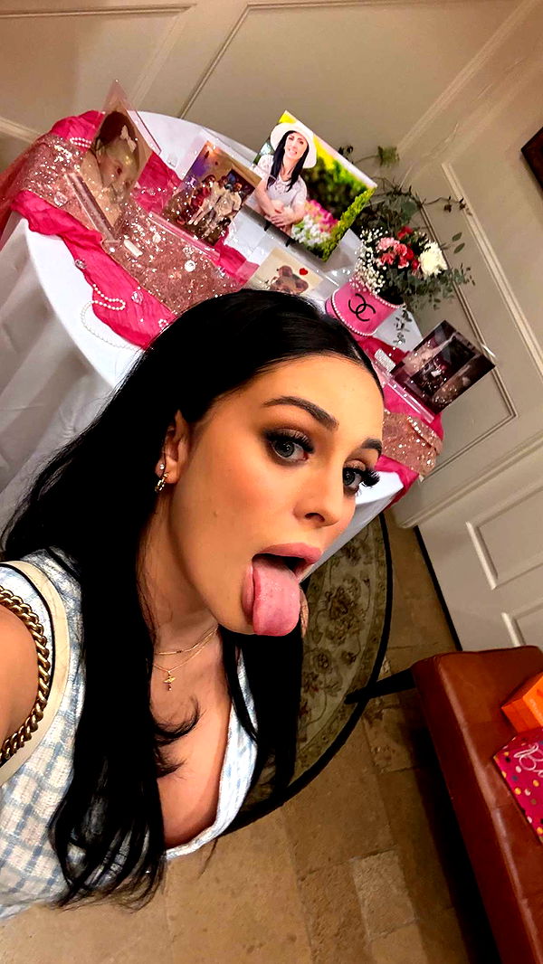 camilla_classy image ~ Altpins