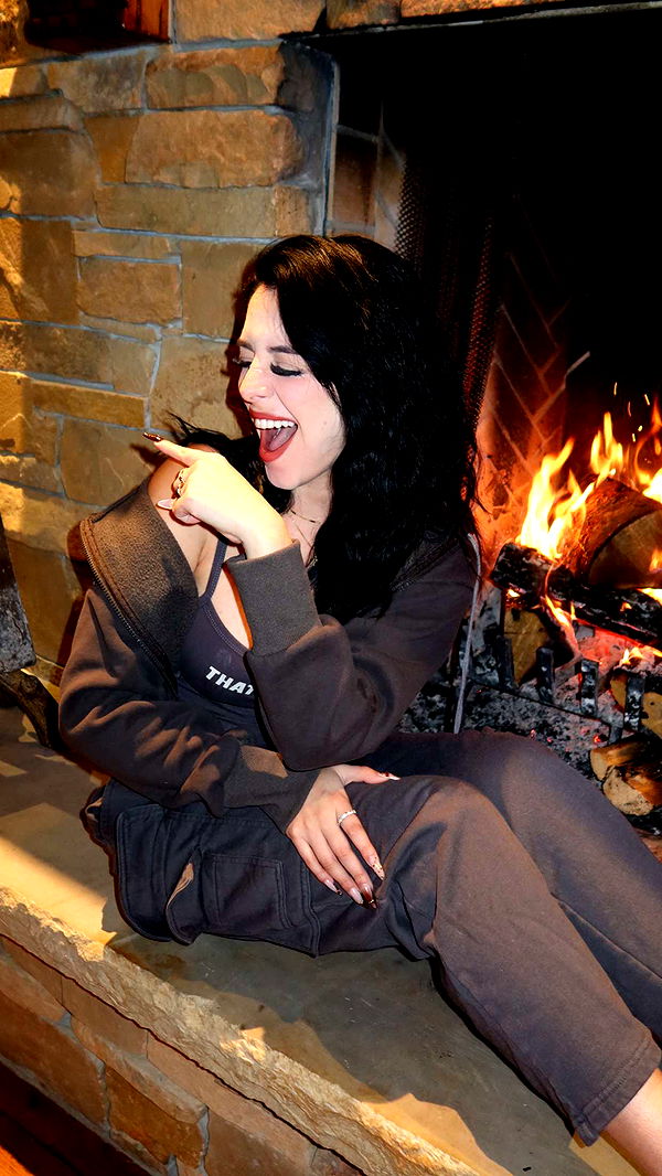 camilla_classy image ~ Altpins