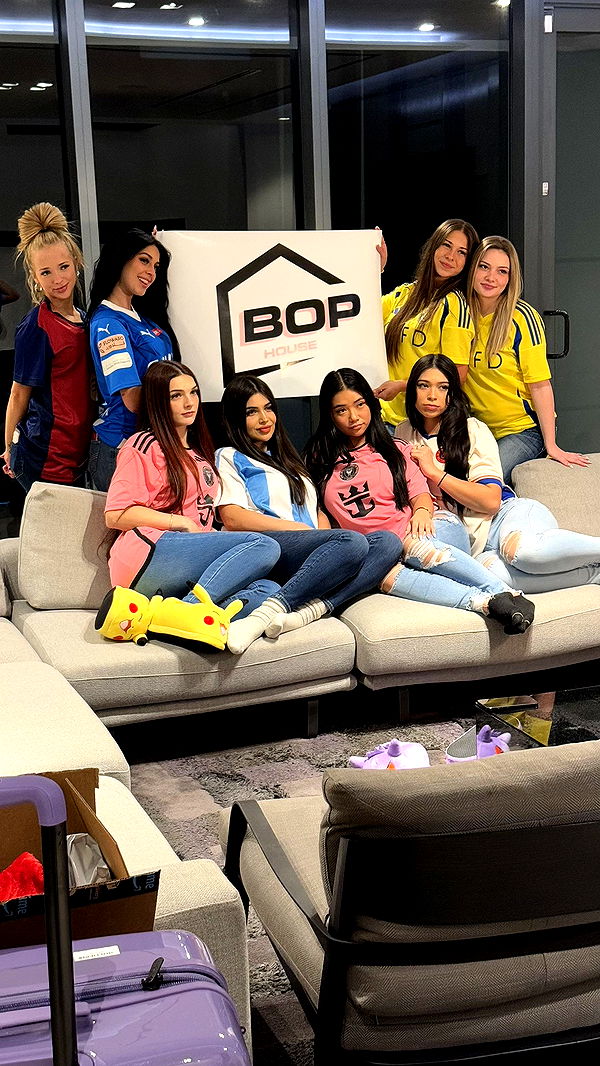 camilla_classy image ~ Altpins