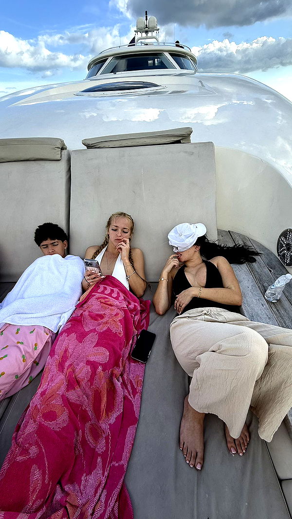 camilla_classy image ~ Altpins