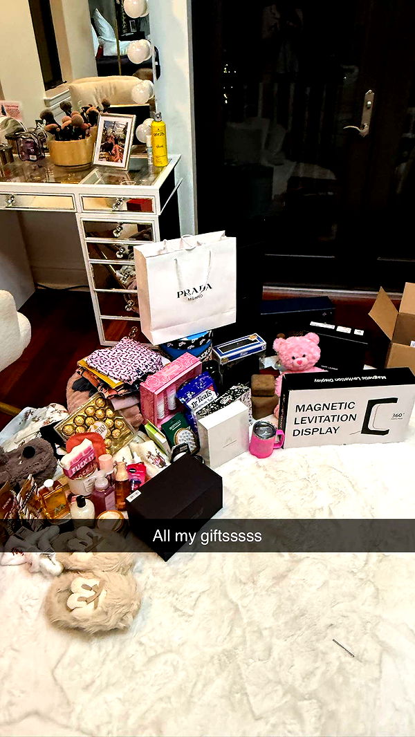 camilla_classy image ~ Altpins