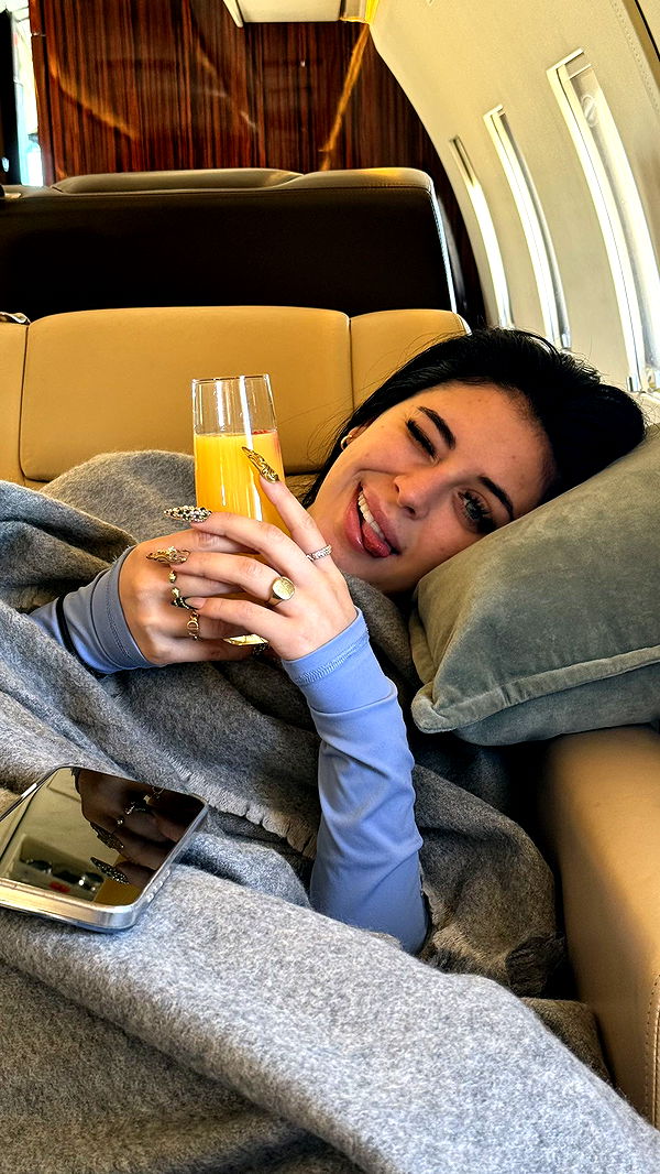 camilla_classy image ~ Altpins