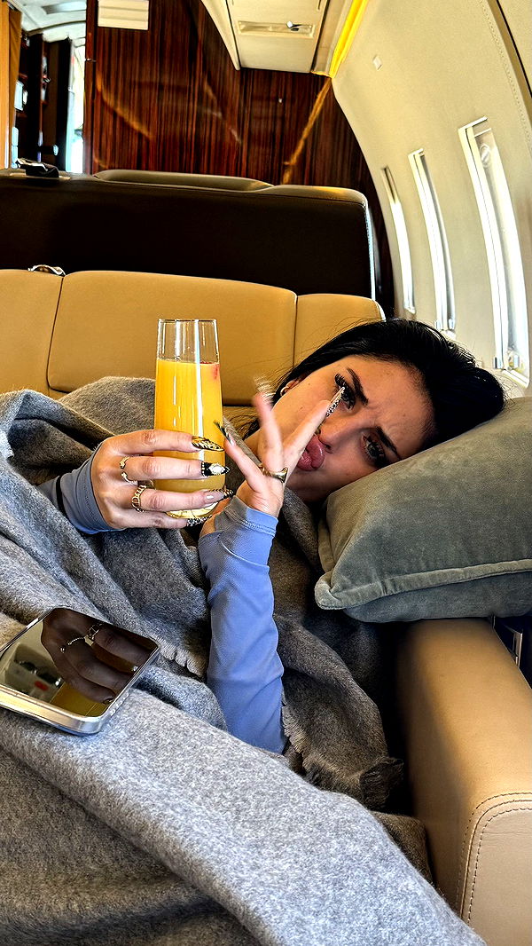 camilla_classy image ~ Altpins