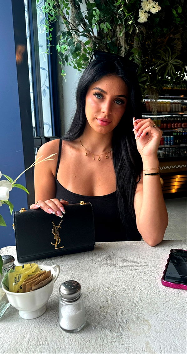 camilla_classy image ~ Altpins