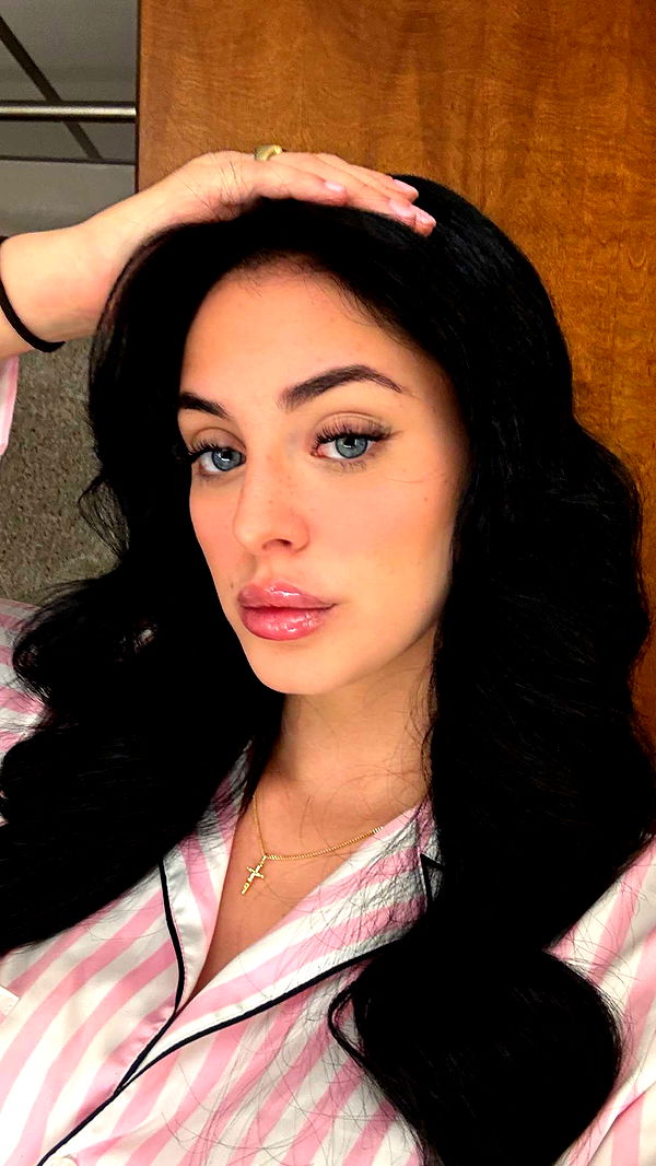 camilla_classy image ~ Altpins