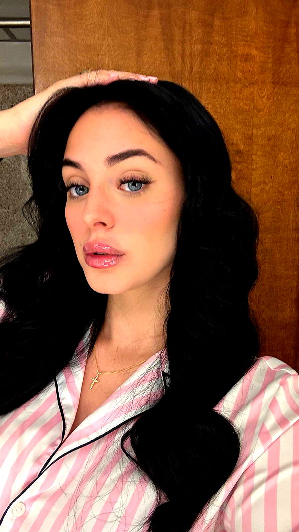 camilla_classy image ~ Altpins