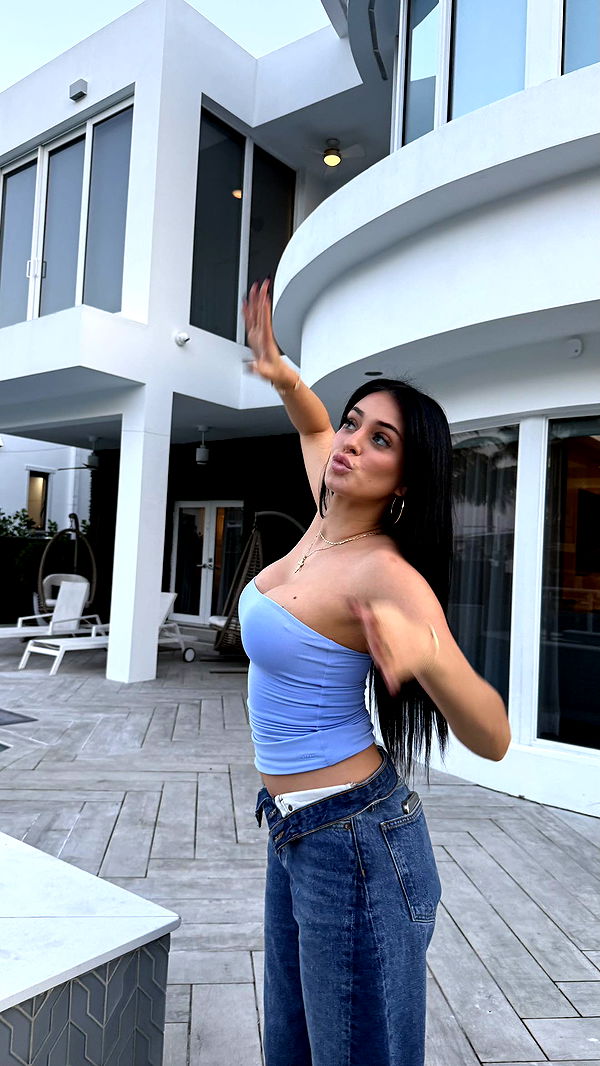 camilla_classy image ~ Altpins