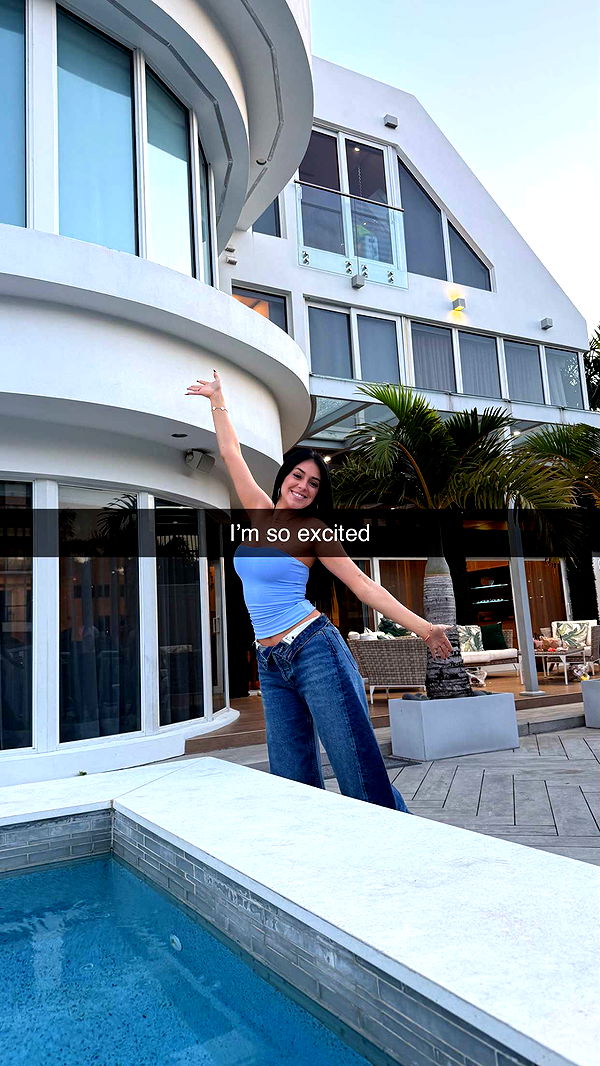 camilla_classy image ~ Altpins