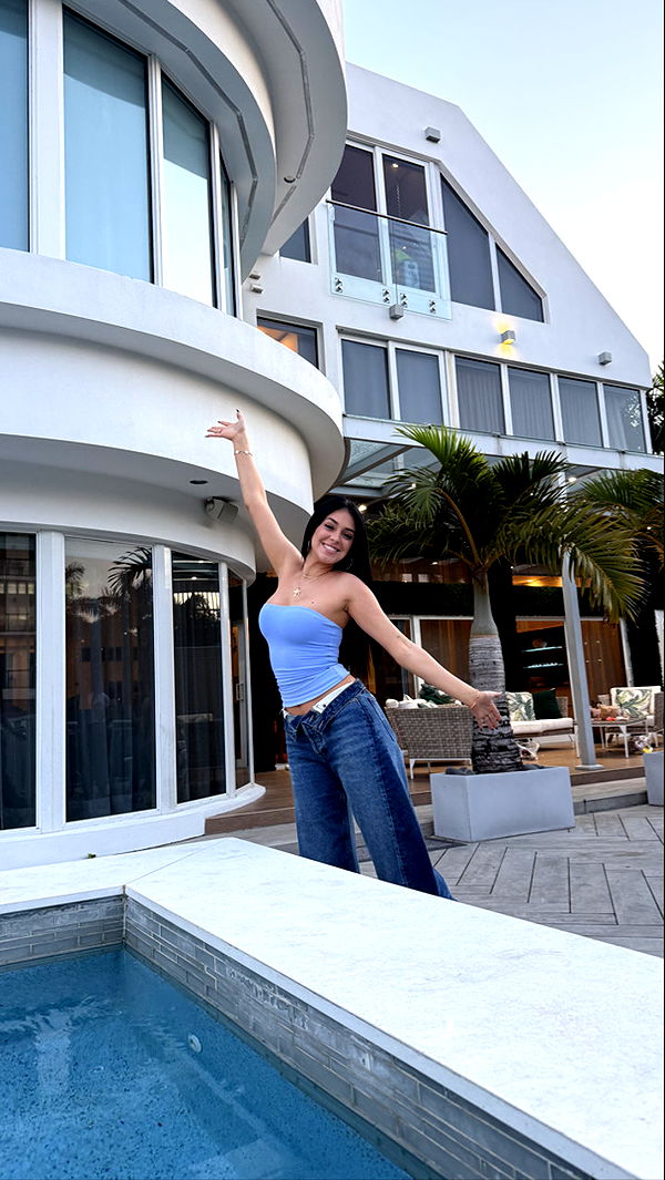 camilla_classy image ~ Altpins