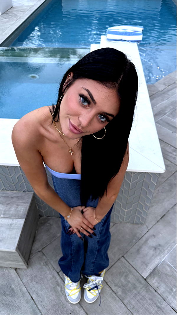 camilla_classy image ~ Altpins