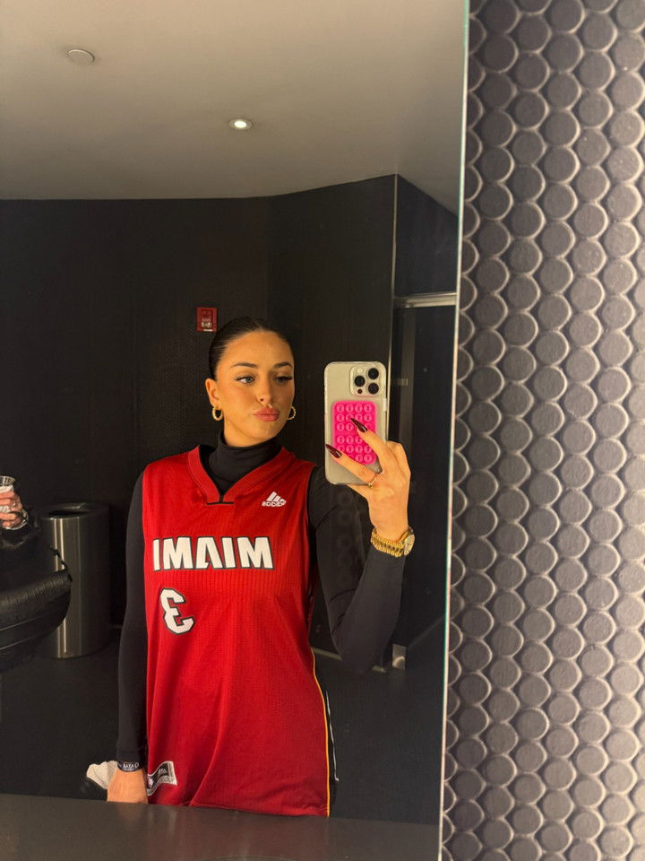 camilla_classy snapchat image archive image