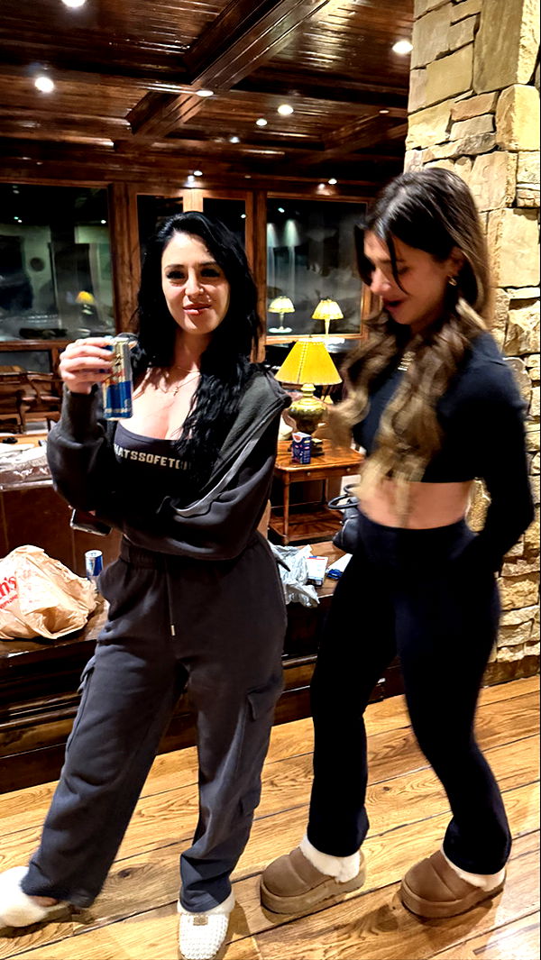 camilla_classy image ~ Altpins