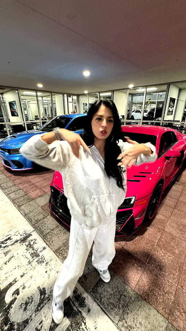 camilla_classy image ~ Altpins