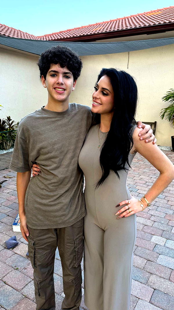 camilla_classy image ~ Altpins