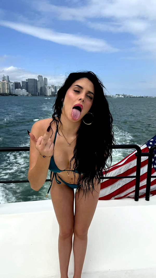 camilla_classy snapchat image archive image