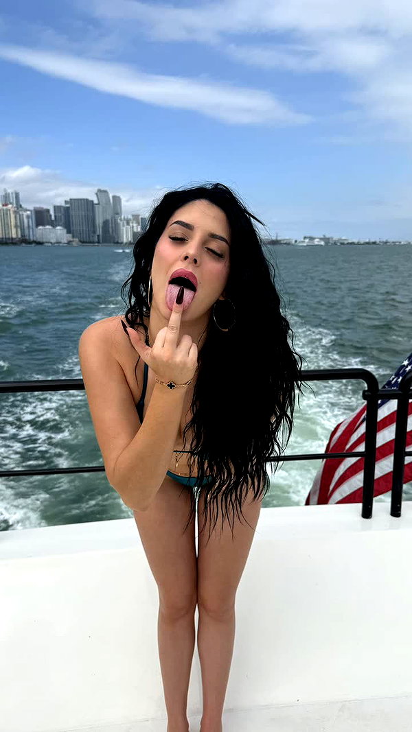 camilla_classy snapchat image archive image
