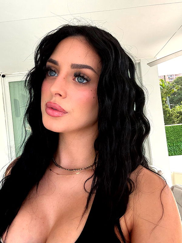 camilla_classy image ~ Altpins