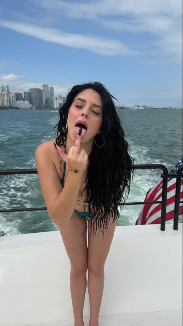 camilla_classy snapchat image archive image