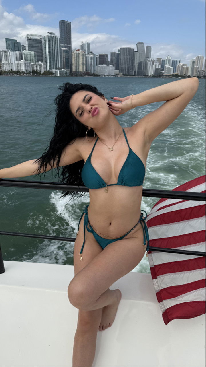 camilla_classy snapchat image archive image