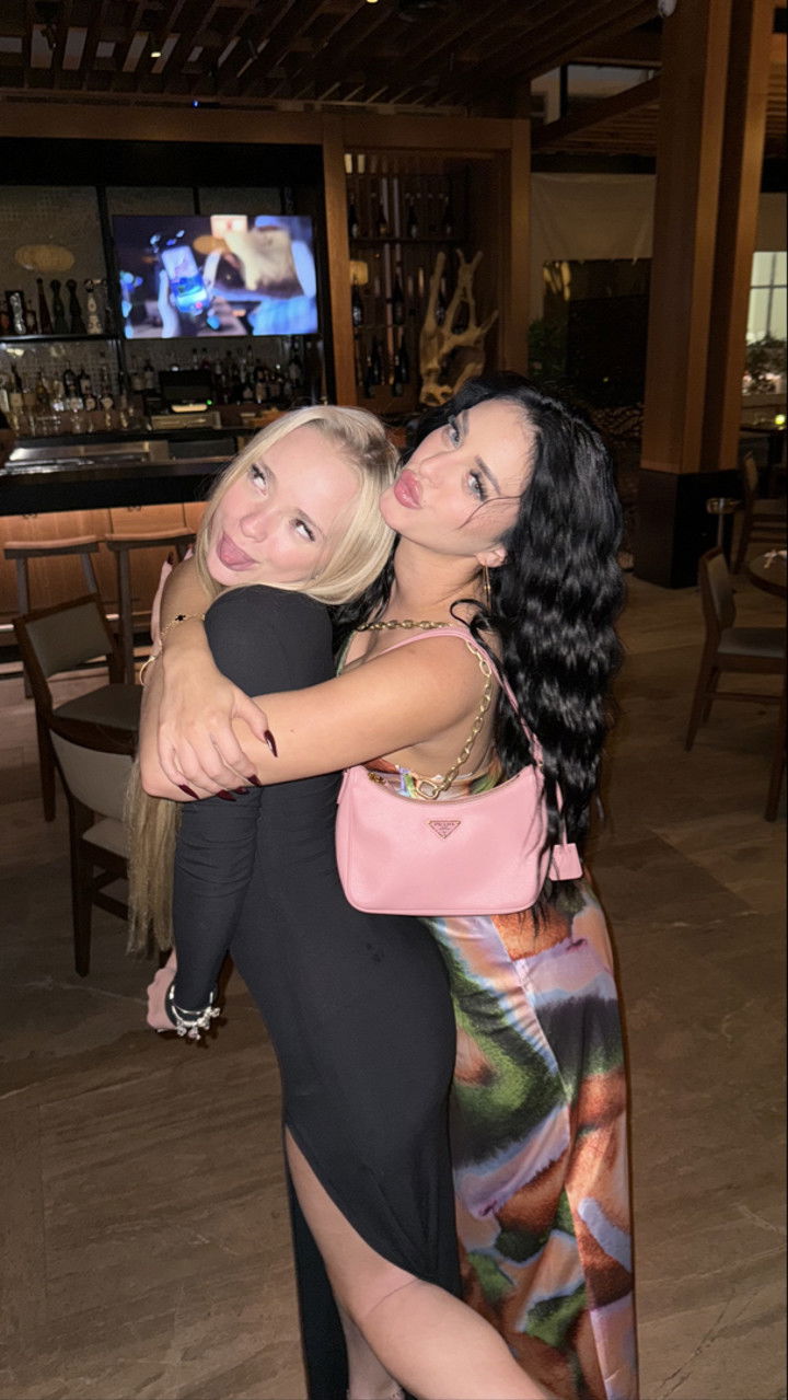 camilla_classy snapchat image archive image