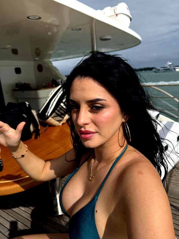 camilla_classy image ~ Altpins