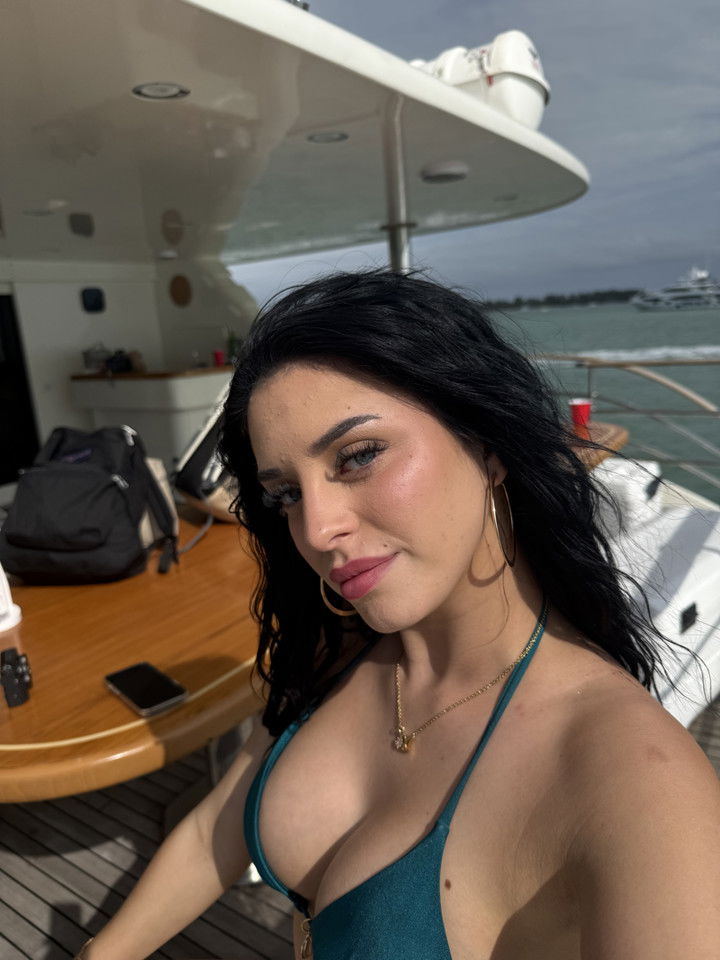 camilla_classy snapchat image archive image