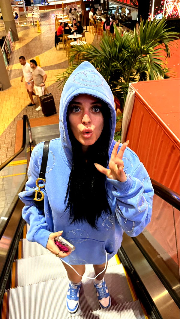 camilla_classy image ~ Altpins