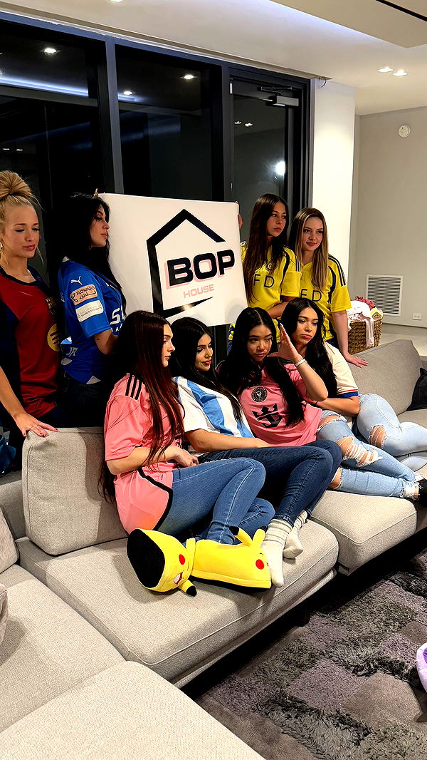 camilla_classy image ~ Altpins