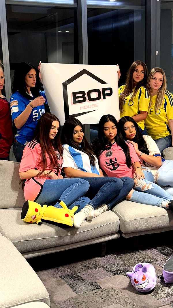 camilla_classy image ~ Altpins