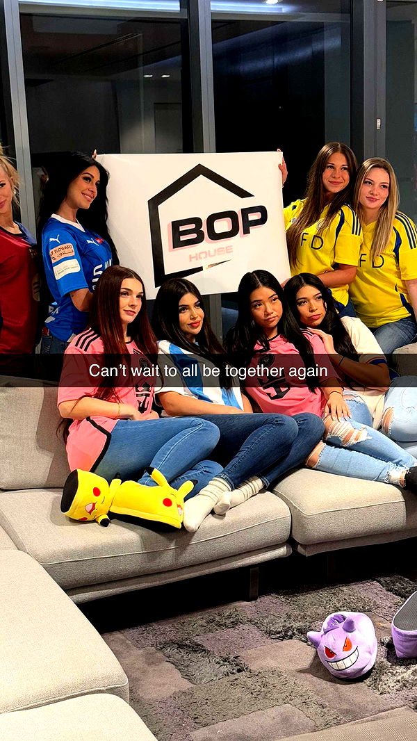 camilla_classy image ~ Altpins