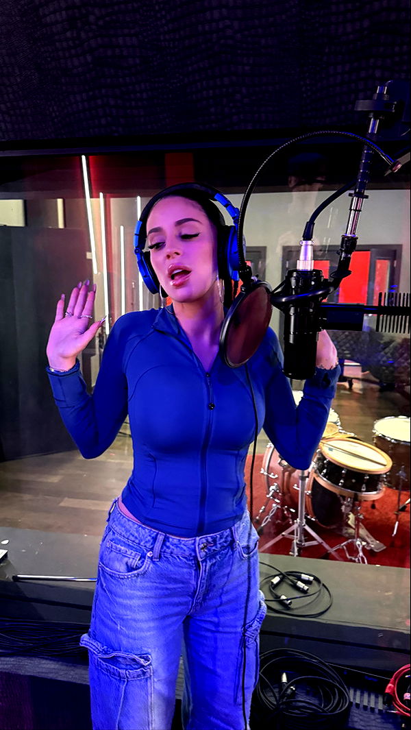 camilla_classy image ~ Altpins