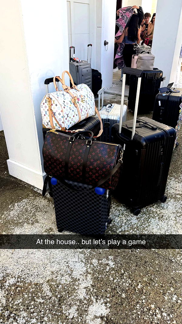 camilla_classy image ~ Altpins