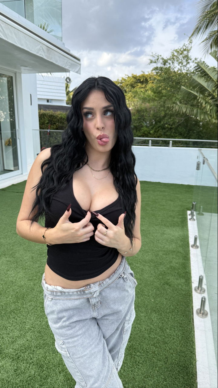 camilla_classy snapchat image archive image