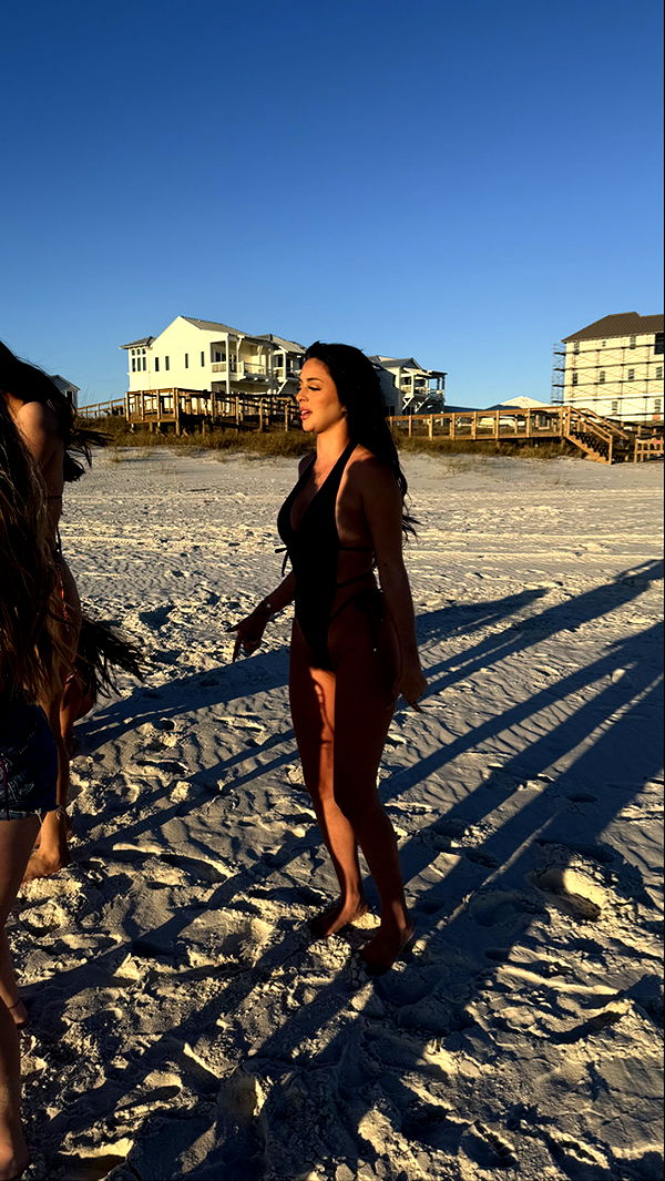 camilla_classy image ~ Altpins