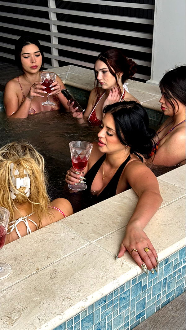 camilla_classy image ~ Altpins